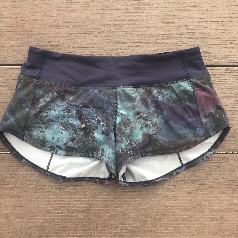 Lulu Lemon Speed Up Short 2.5”